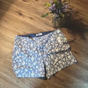NWT Old Navy Chambray floral print shorts